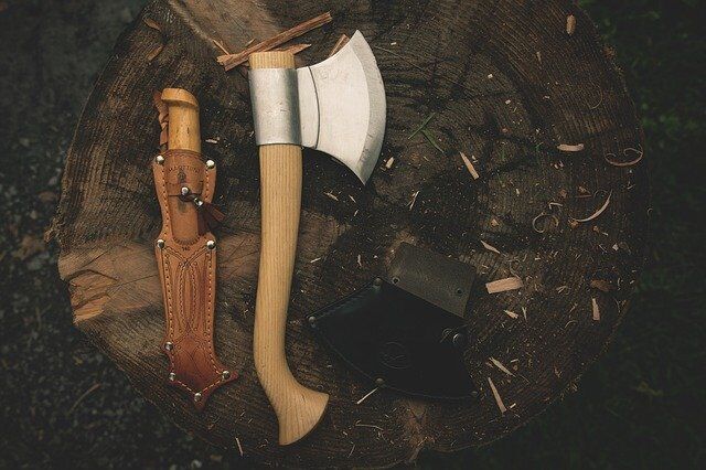 https://wetsupublishing.com/wp-content/uploads/2020/03/Options-for-Cutting-and-Chopping-Survival-and-Bushcraft-Tools.jpg